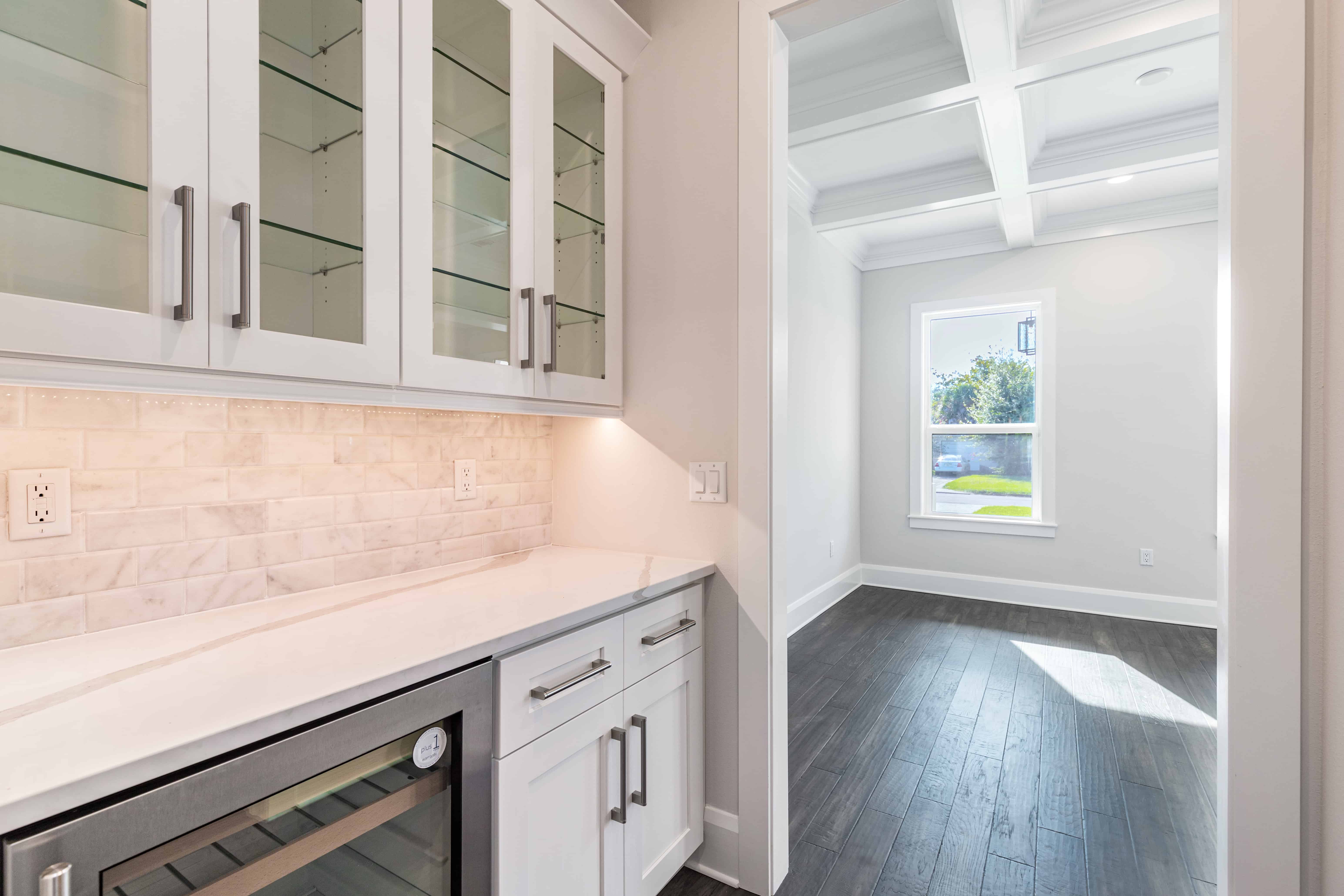 Palma Ceia West Contemporary - Butler's Pantry