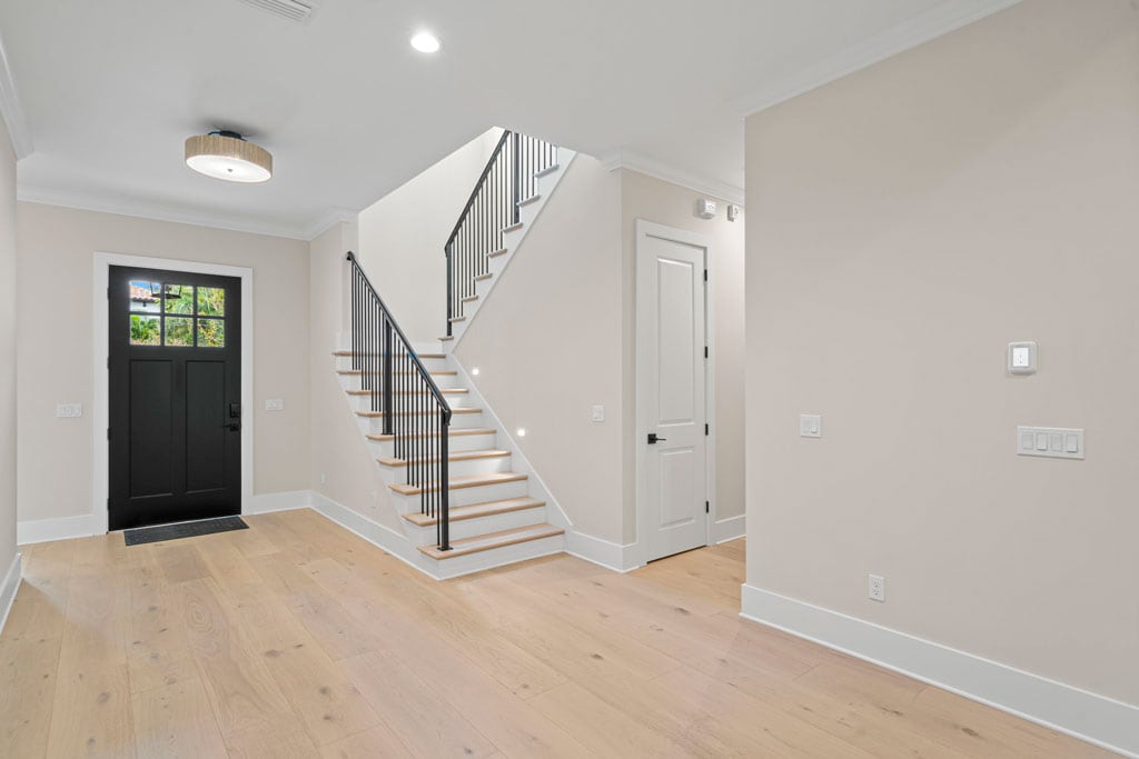 Front entrance and staircase - Virginia Park - Biarritz Builders