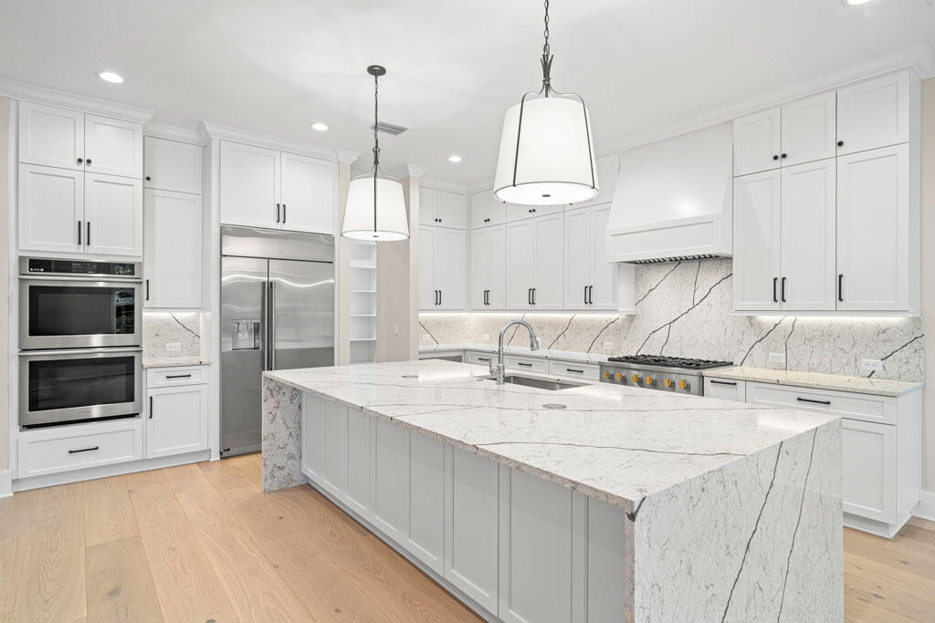 Luxury Kitchen Island - Virginia Park - Biarritz Builders